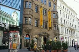 Brno - Zabytkowe pa�ace mieszcza�skie Brna