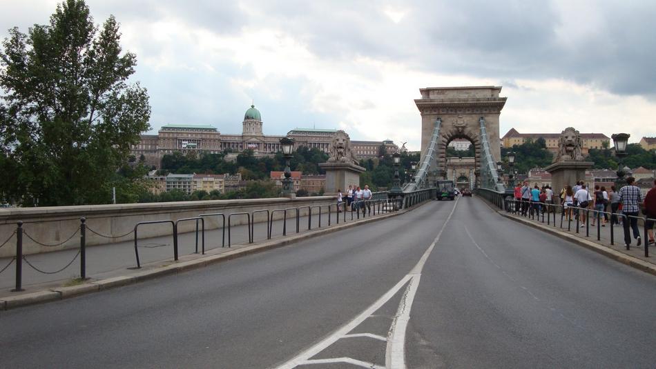 Budapeszt - Most z widokiem na zamek