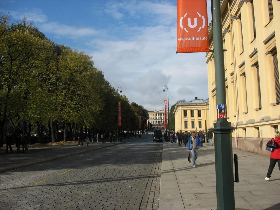 Oslo - Najbardziej znana ulica w Oslo: Karl Johans gate