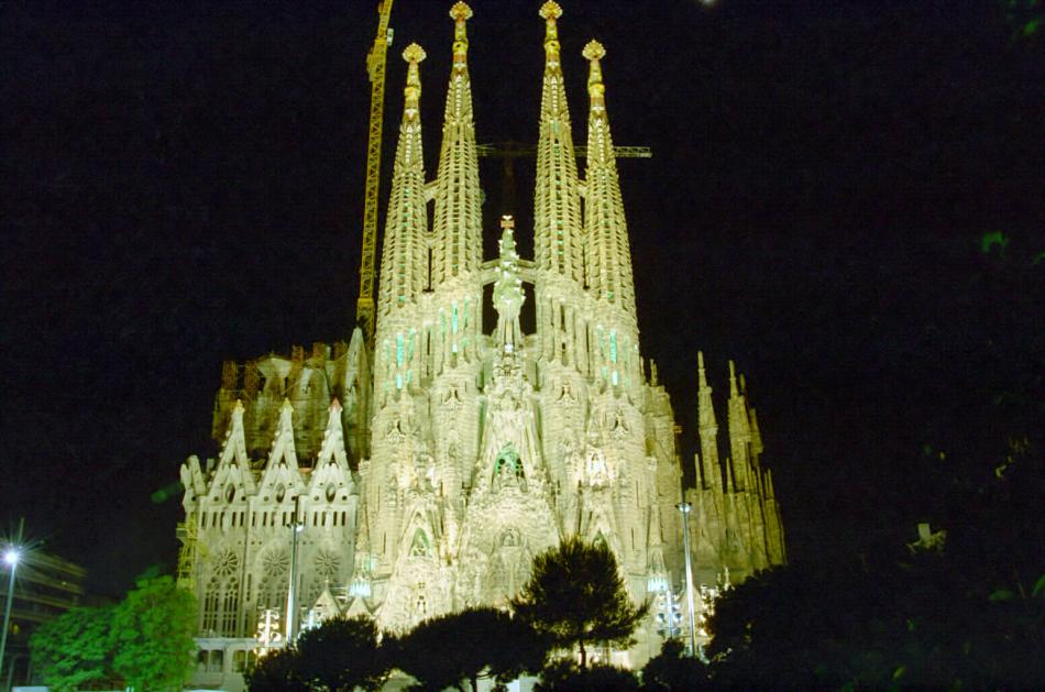 Barcelona - La sagrada familia - katerda w Barcelonie budowana od 128 lat.