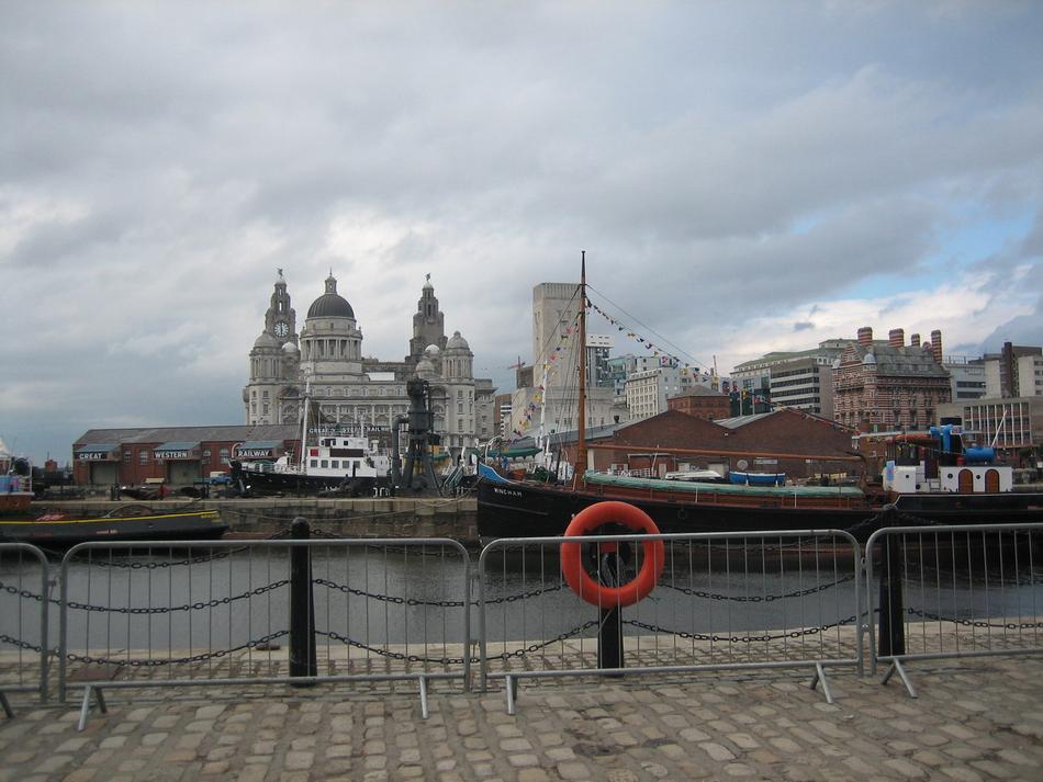 Liverpool - Albert Docks - kompleks sklepw, galerii, muzew i restauracji 