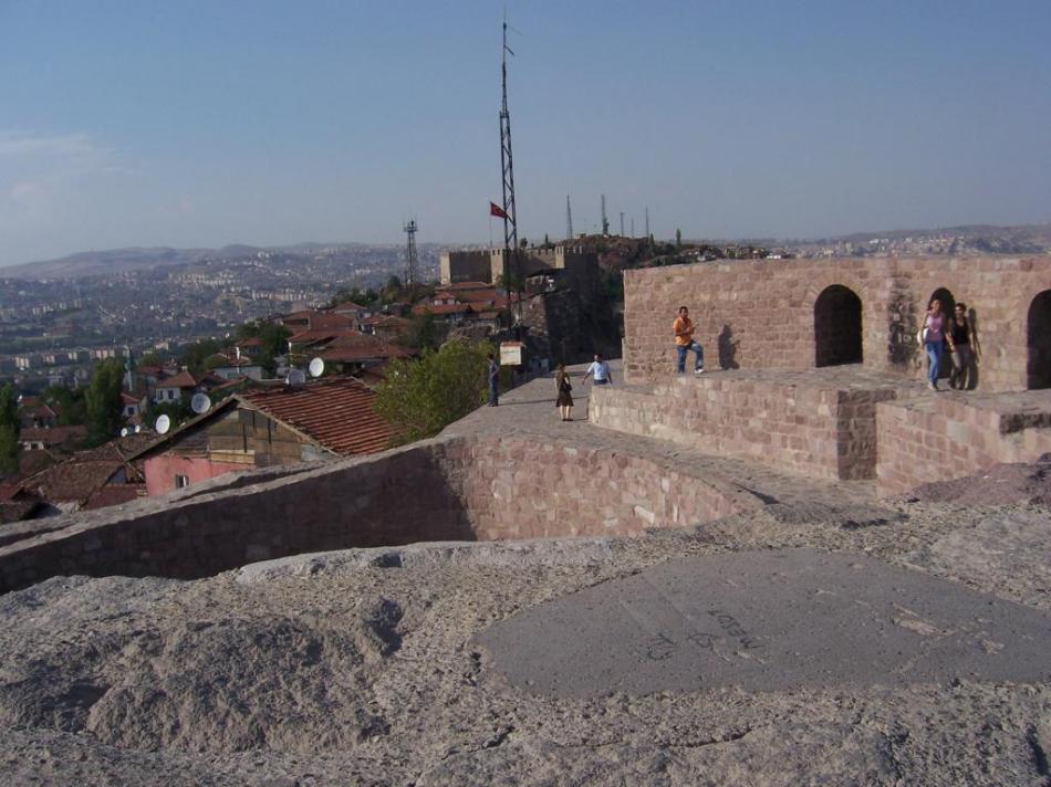 Bizantyjskie mury obronne z cytadel 