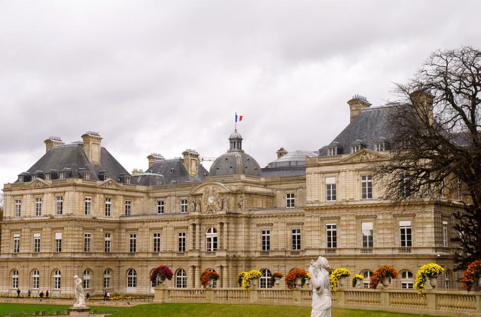 Paryż - W pałacu tym rezydował Napoleon, a od 1814 roku aż do dziś pałac jest siedzibą Senatu Francji