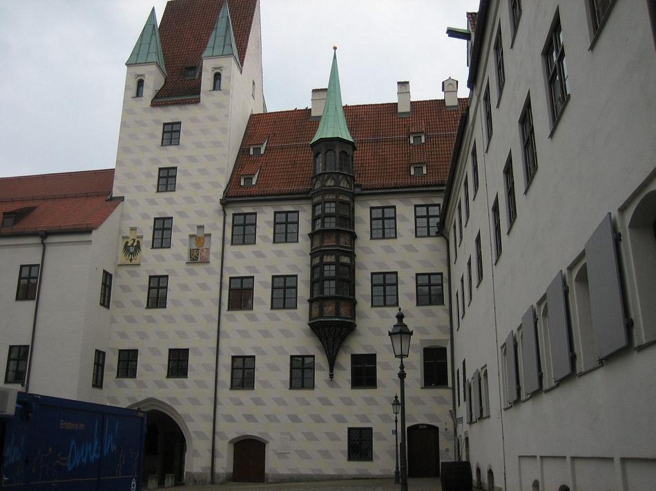 Monachium - Alter Hof - rezydencja Ludwiga Bawarskiego z XIII wieku 