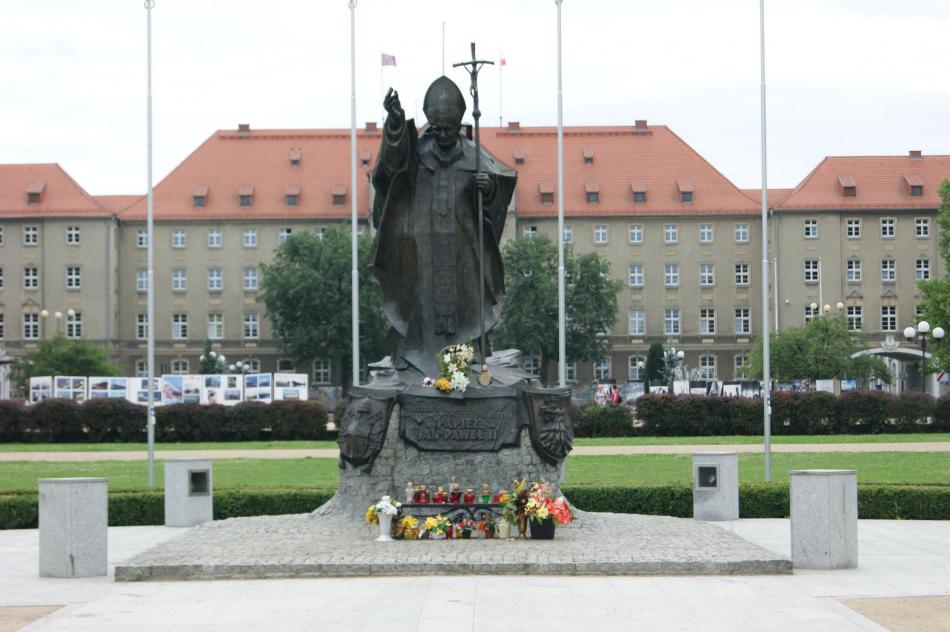 Szczecin - Pomnik Papieża