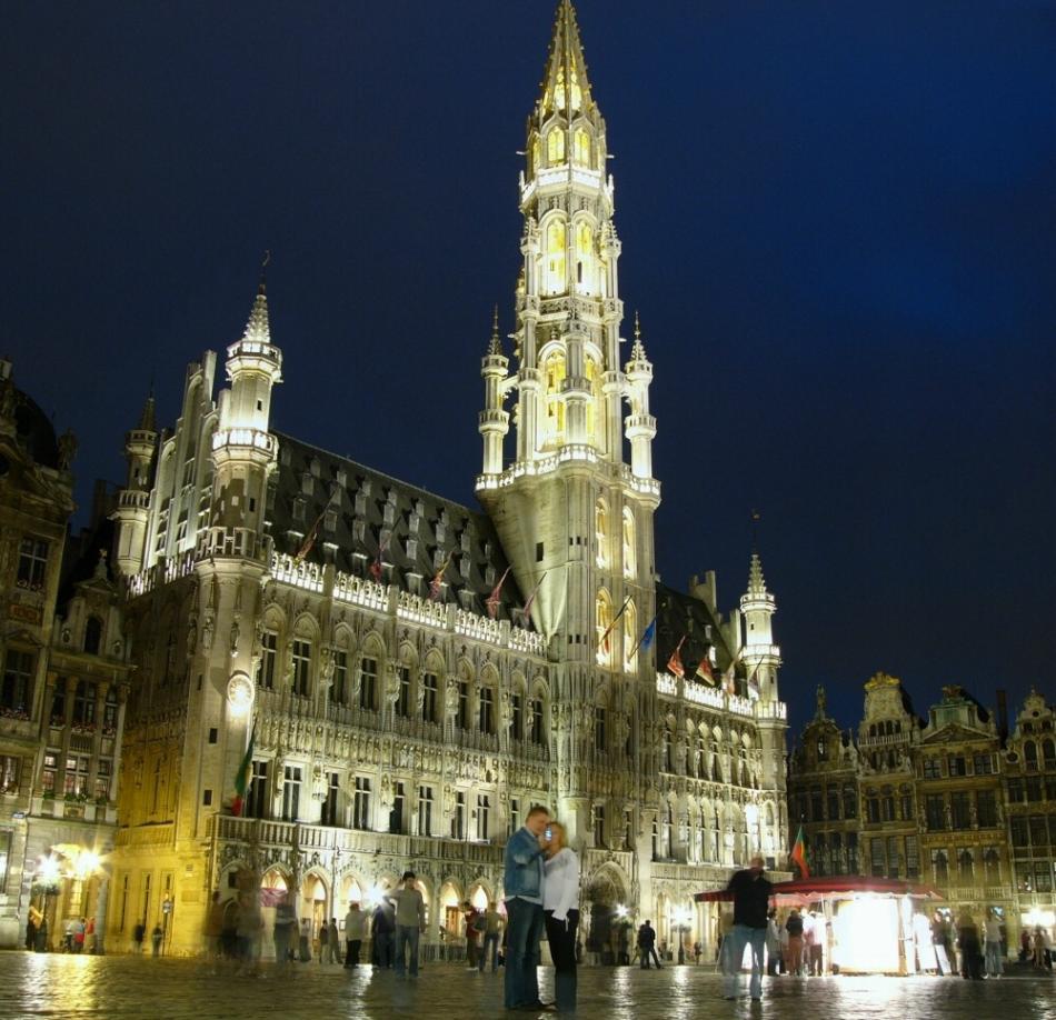 Bruksela - Budowla ta jest przykładem szczytowych osiągnięć gotyku brabanckiego