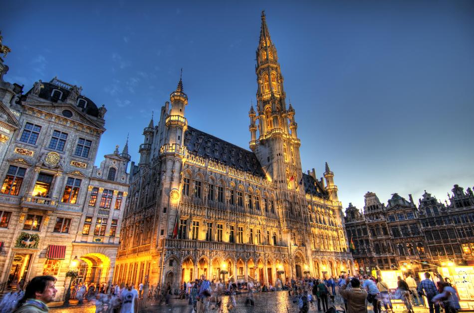 Bruksela - Ratusz usytuowany jest na Grand Place