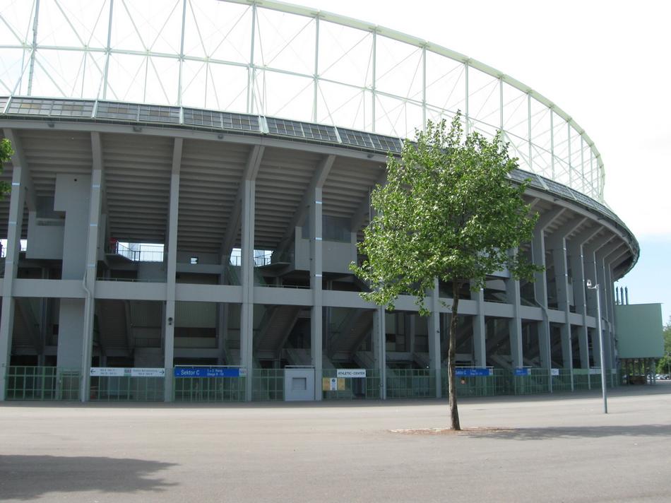 Wiedeń - Ernst-Happel-Stadion  narodowy stadion Austrii nazwany imieniem słynnego austriackiego piłkarza i trenera Ernsta Happela.